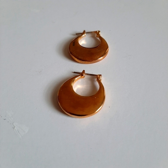 NEW Gold Earrings - Picture 2 of 3